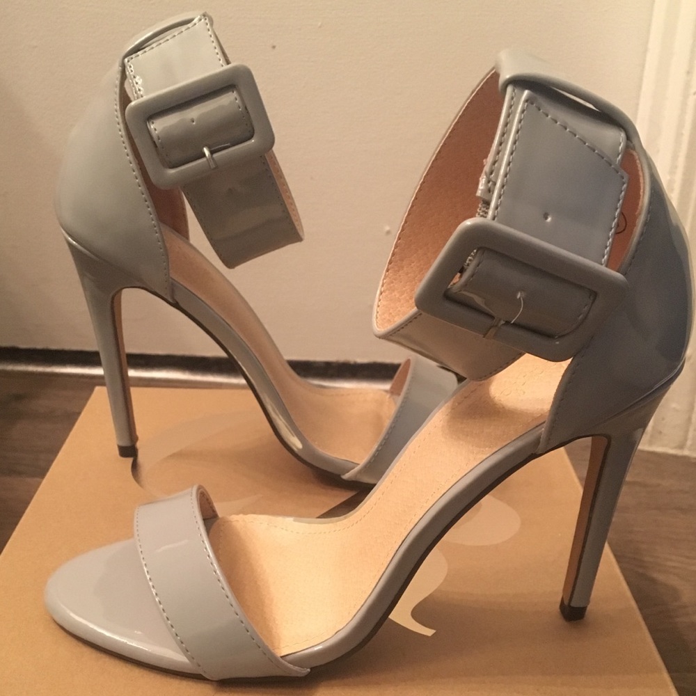 Beautiful grey two strap heels! *Final Price*